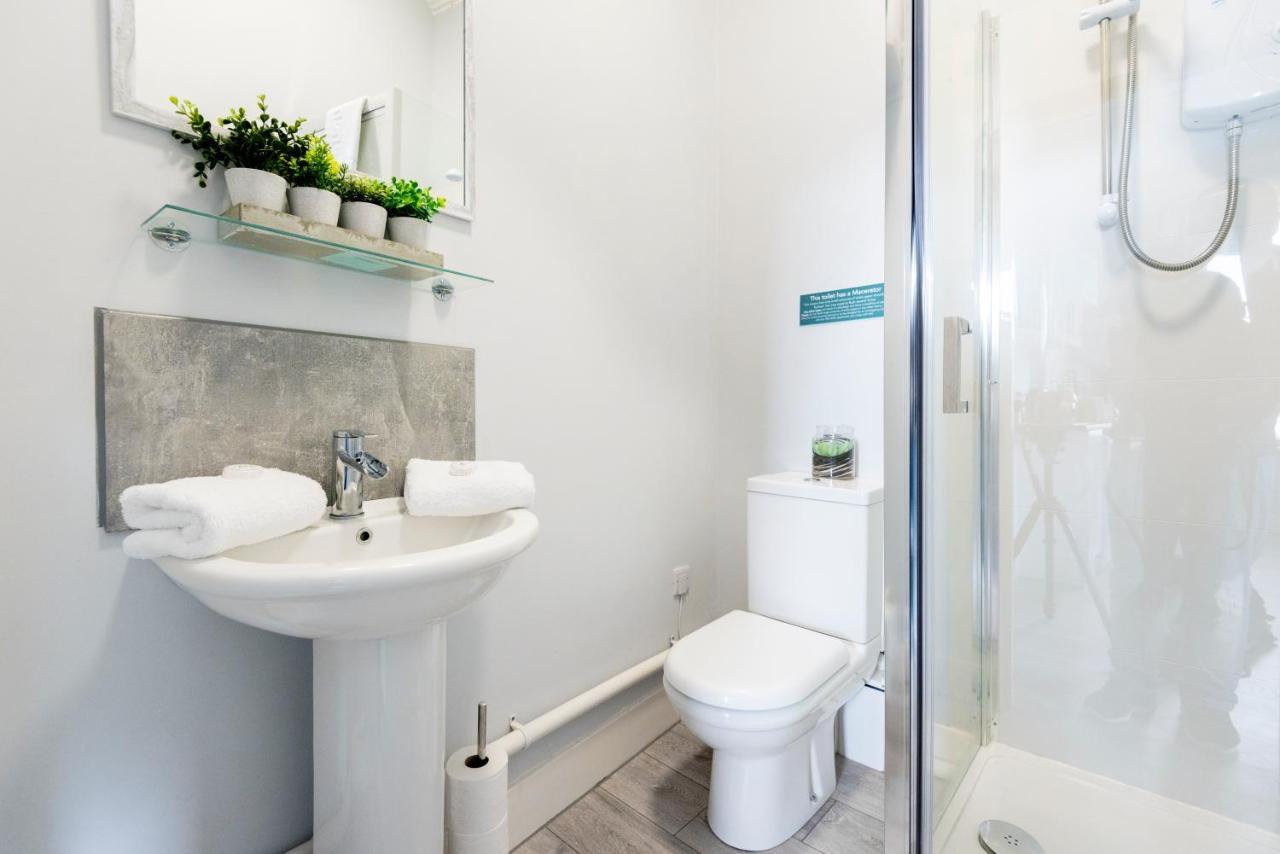 Wrexham Central Stay Apartment Seven Kültér fotó